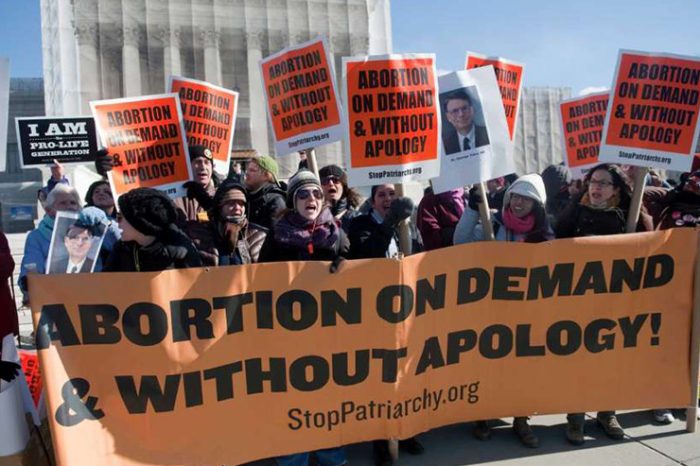 Zorla Annelik Kadınlara Yönelik Bir Kölelik Uygulamasıdır!