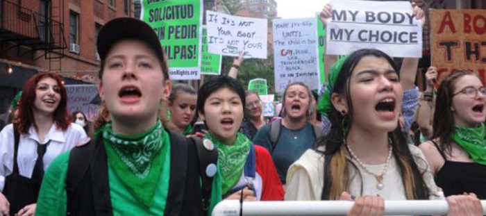 Sunsara Taylor: “Sokaklarda Olmak, Ayağa Kalkmak, Haklı Öfkenizi Dile Getirmek İçin Şu Andan Daha Önemli Bir Zaman Olamaz!”