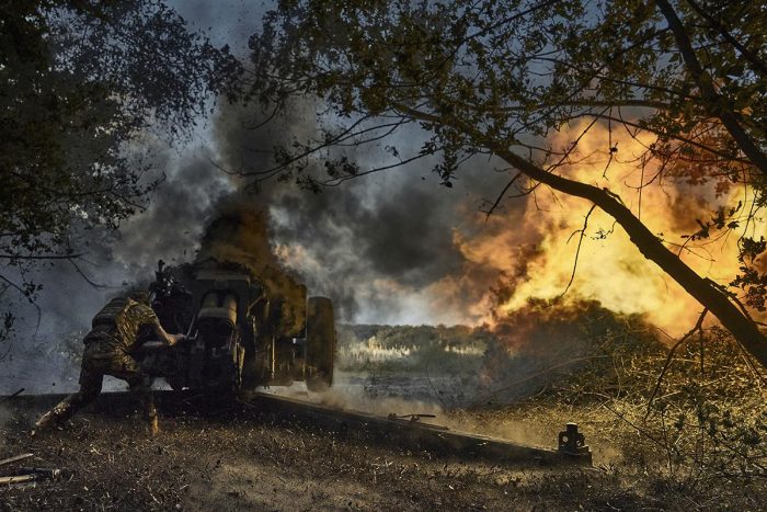 Nükleer Savaşın Eşiğinde: ABD, Batılı Güçler ve Rusya, Ukrayna Üzerindeki Gerilimi Arttırmakla Tehdit Ediyor