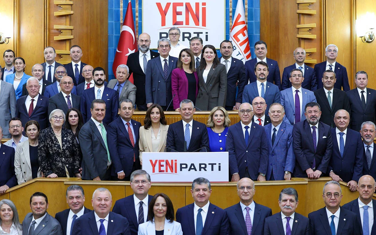 Yeni Parti ve Hakim Sınıfların Yeni Konfigürasyonuna Dair Bazı Notlar